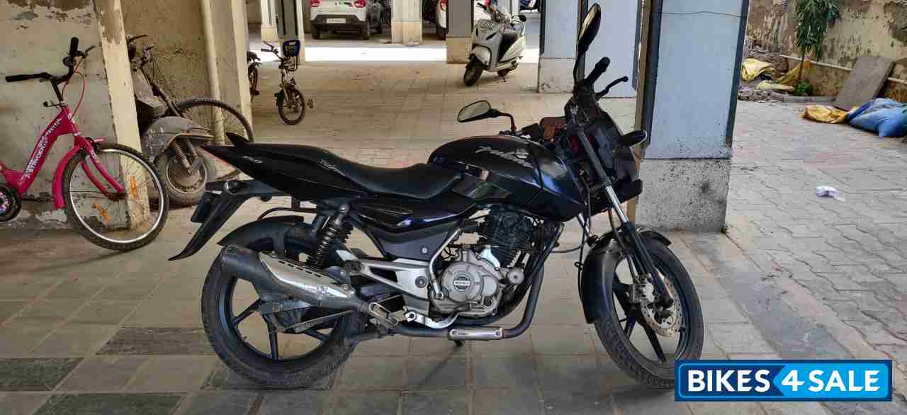 Black Bajaj Pulsar 150 DTSi