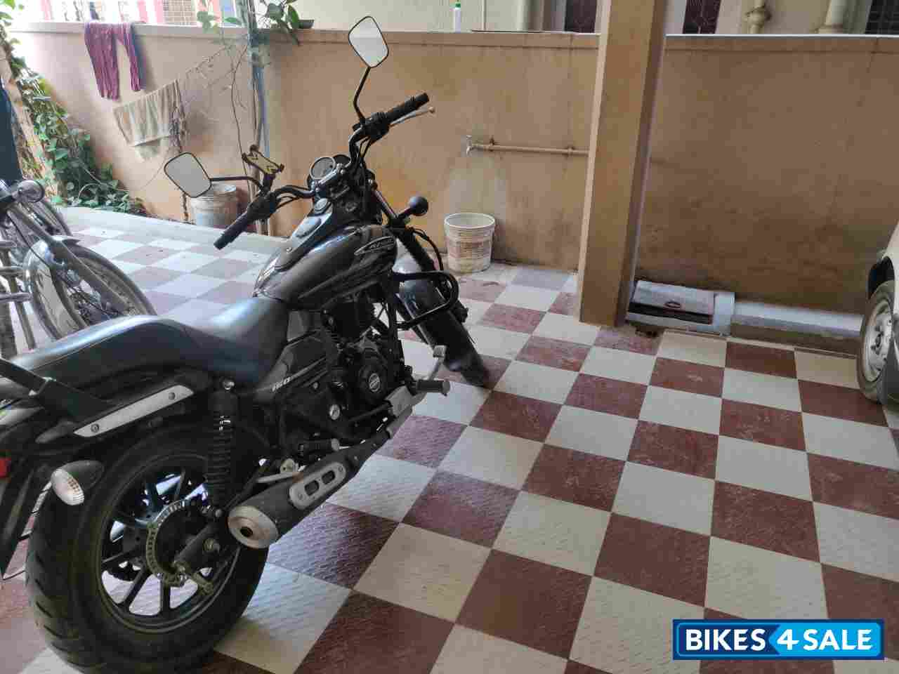 Black Bajaj Avenger Street 160 BS6