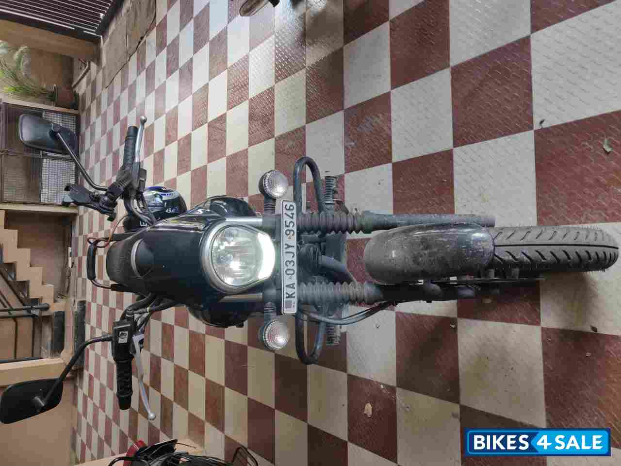 Black Bajaj Avenger Street 160 BS6