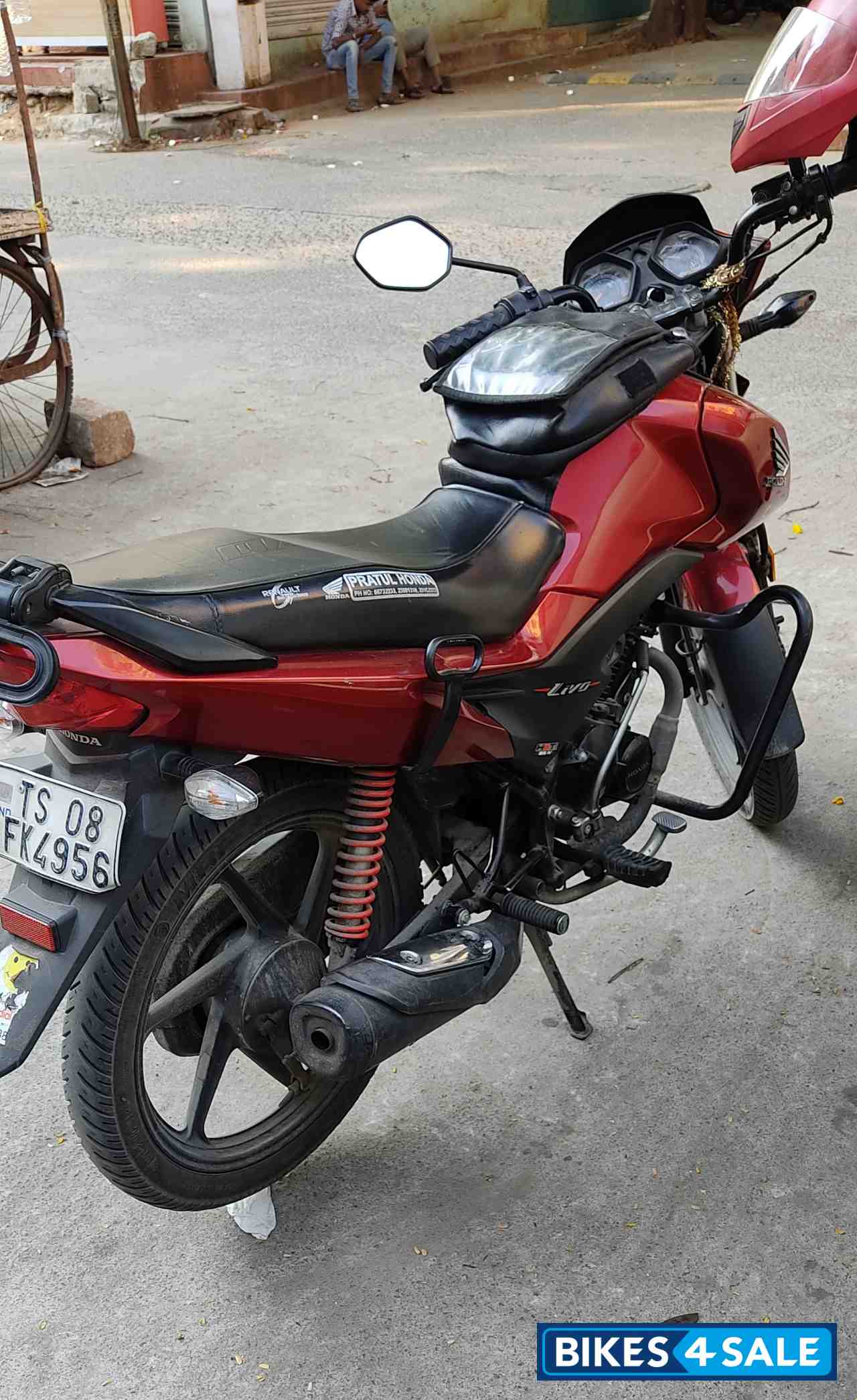 Imperial Red Meralic Honda Livo 110