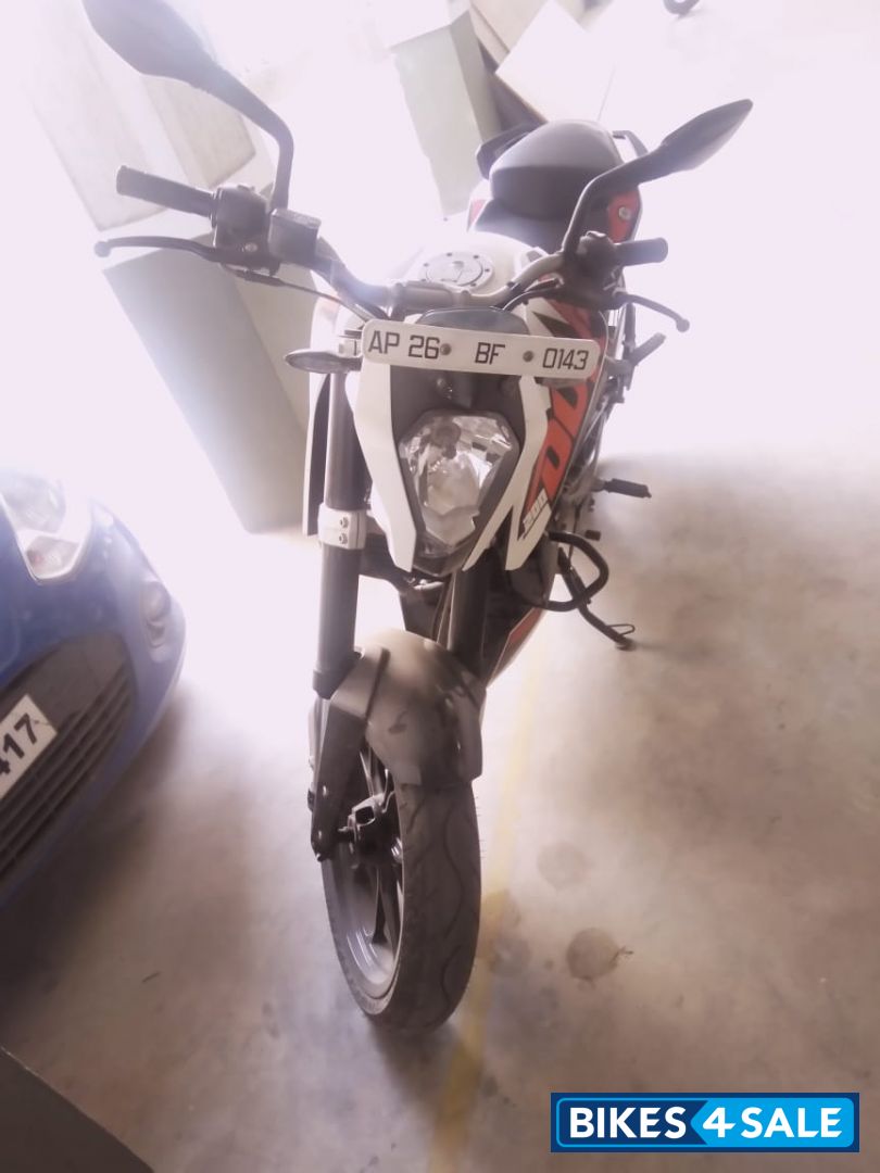 White KTM Duke 200