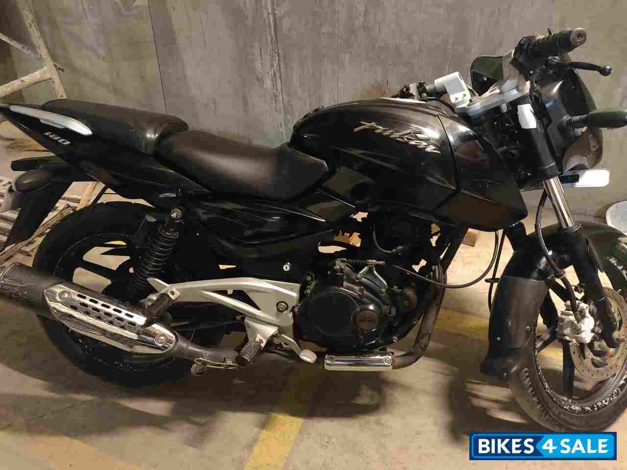 Black Bajaj Pulsar 180 DTSi