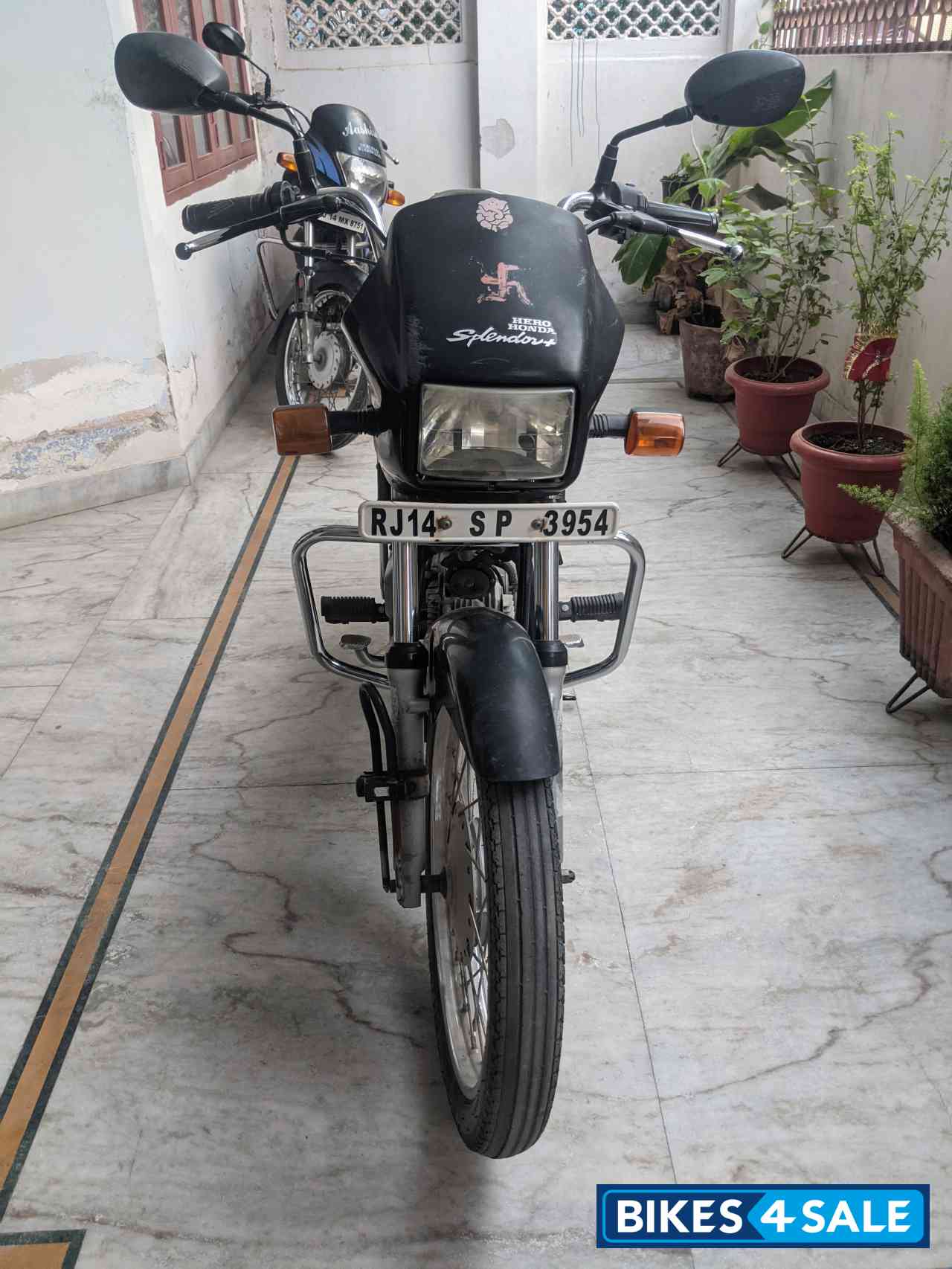 Black Hero Splendor Plus