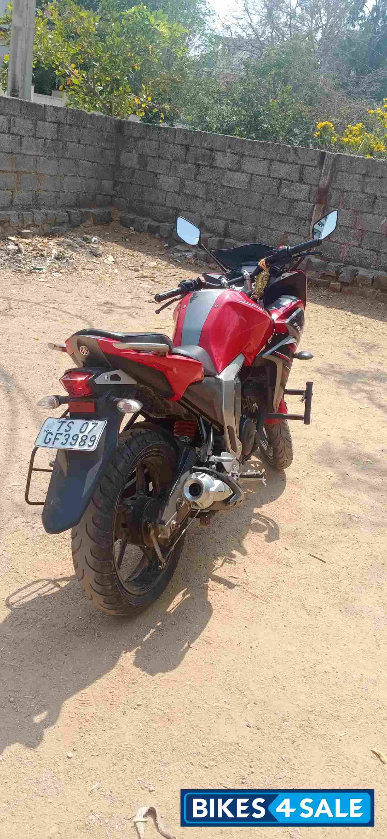 Phoenix Red Yamaha Fazer FI V2