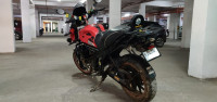 Red Mahindra Mojo UT 300