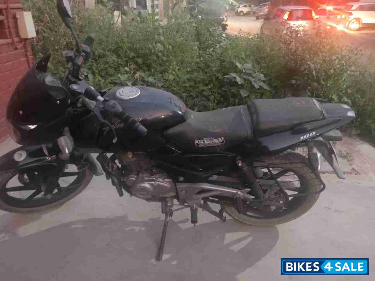 Black Bajaj Pulsar 180 DTSi