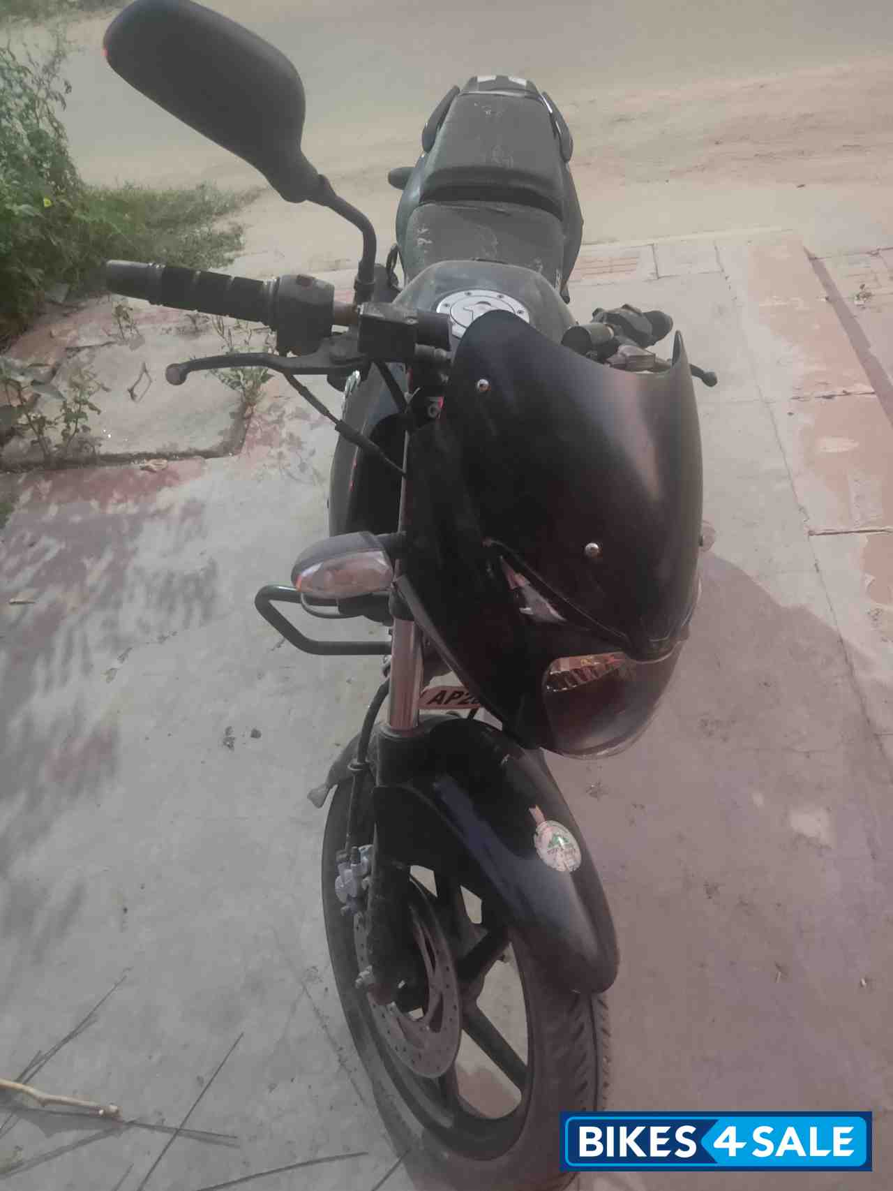 Black Bajaj Pulsar 180 DTSi