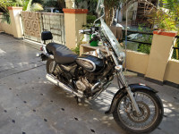 Black Bajaj Avenger Cruise 220
