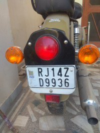 Desert Strom Royal Enfield Classic Desert Storm