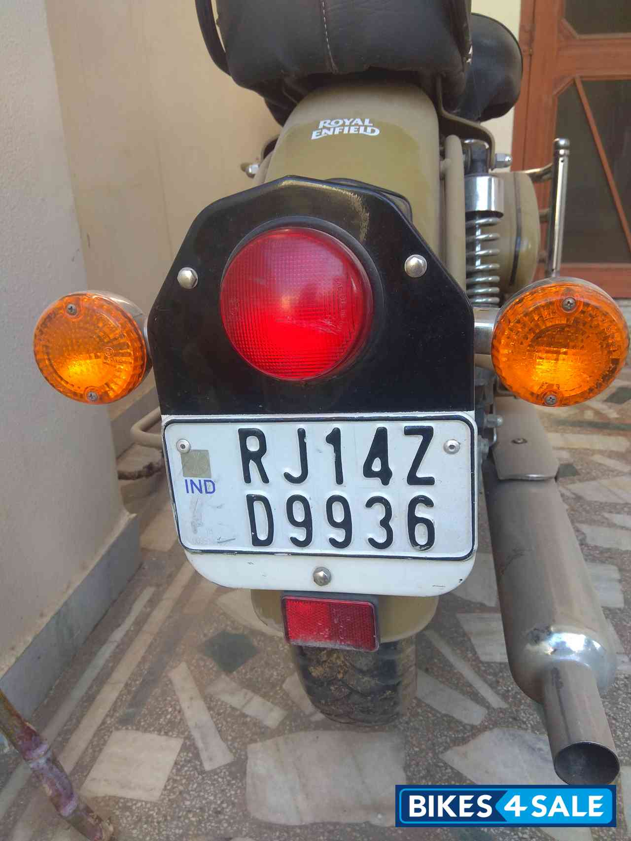 Desert Strom Royal Enfield Classic Desert Storm