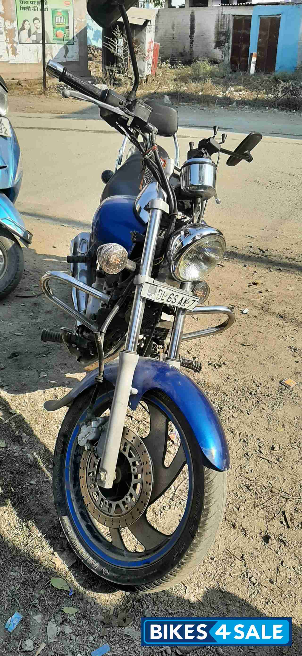 Bajaj Avenger 220 DTS-i