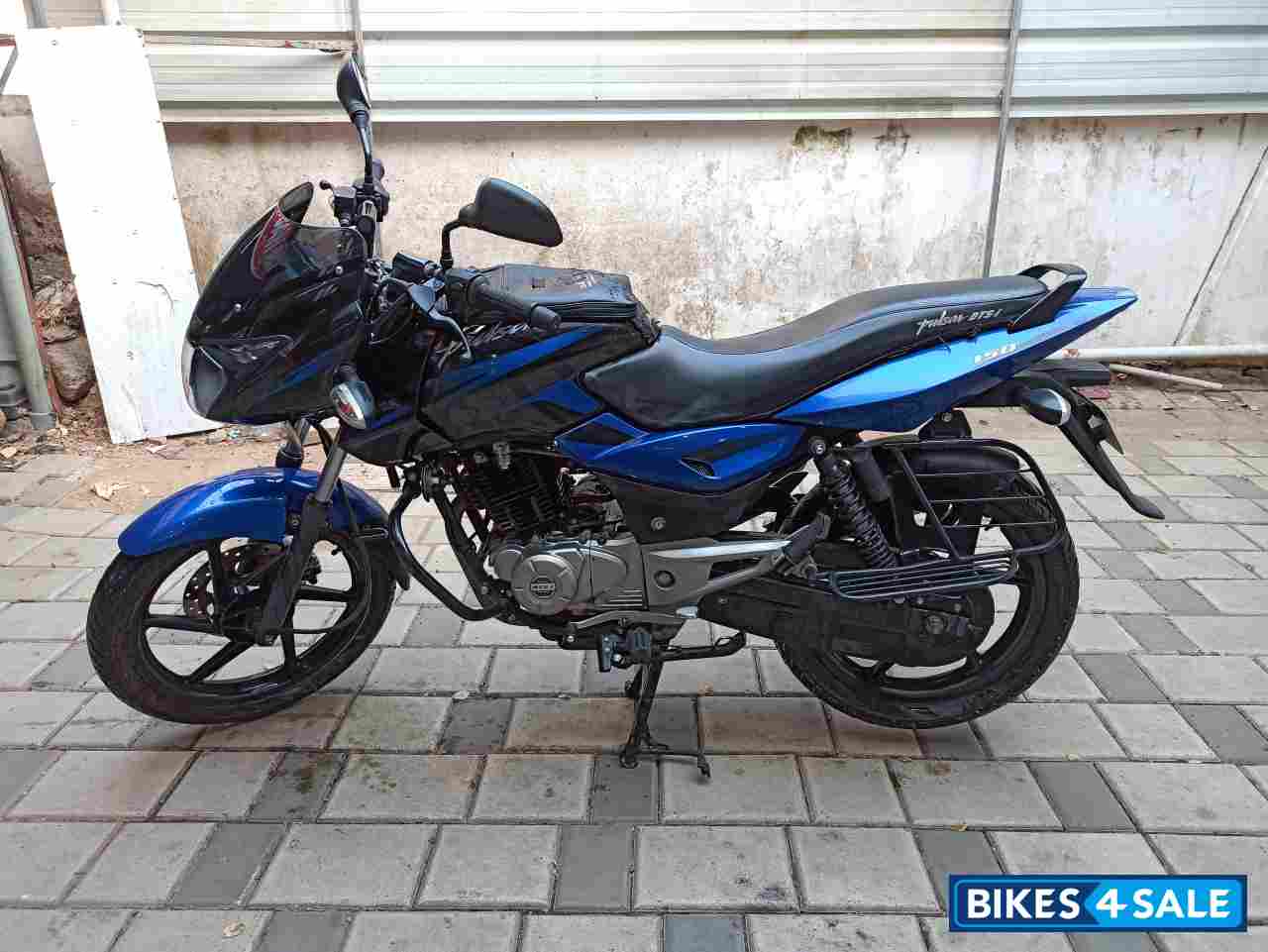 Blue Bajaj Pulsar 150 DTSi
