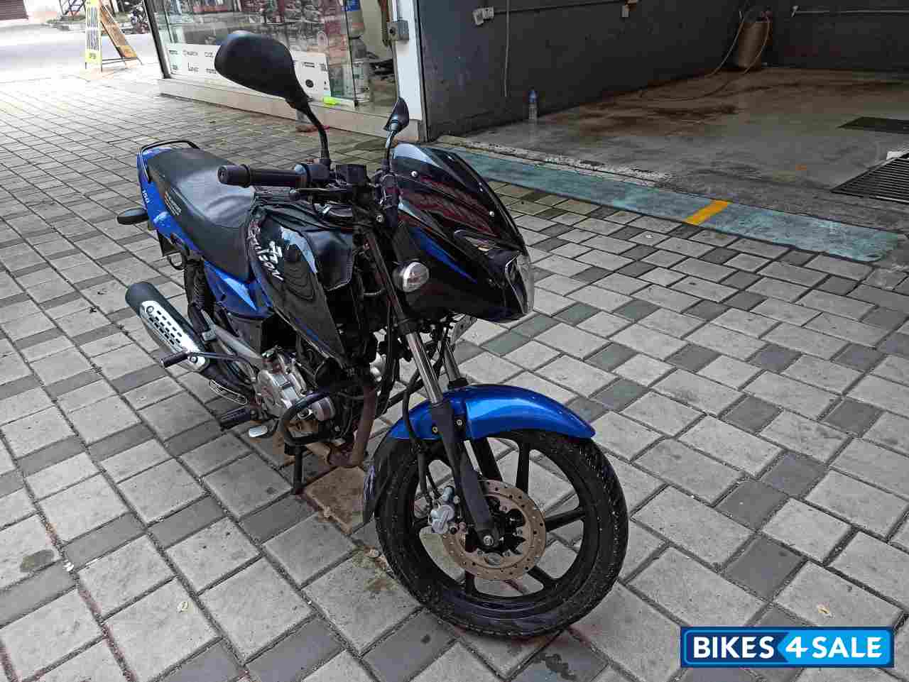 Blue Bajaj Pulsar 150 DTSi Blue Bajaj Pulsar 150 DTSi