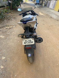 White Blue Yamaha YZF R15 V2