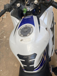 White Blue Yamaha YZF R15 V2