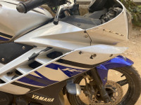 White Blue Yamaha YZF R15 V2
