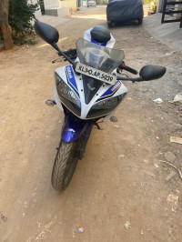 White Blue Yamaha YZF R15 V2