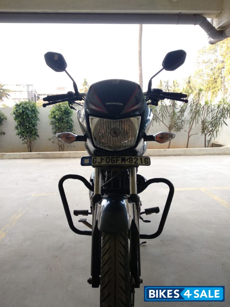 Black Honda CB Shine