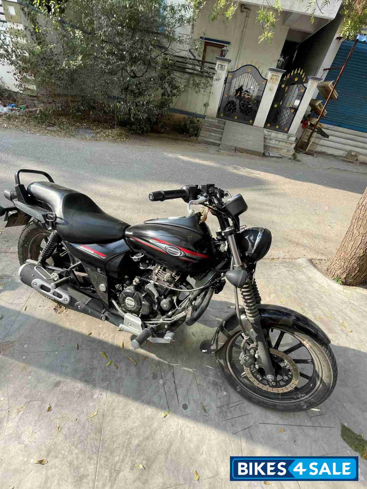 Black Bajaj Avenger Street 220