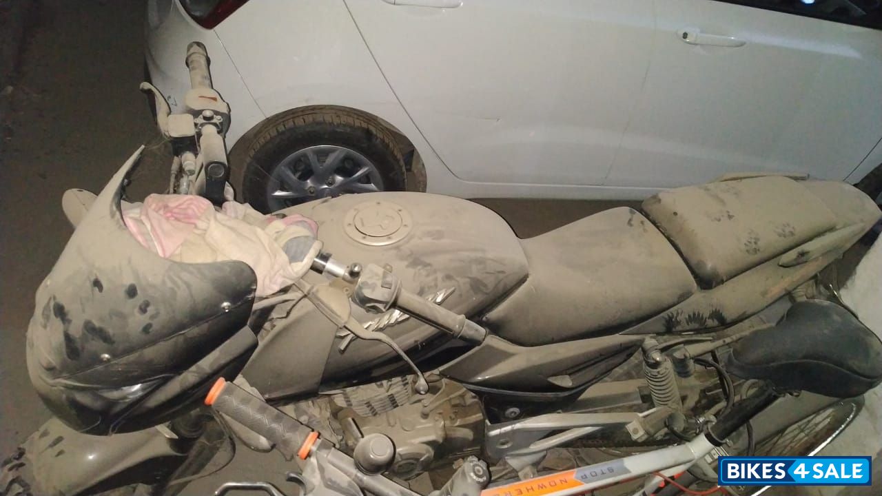 Black Bajaj Pulsar 180 DTSi