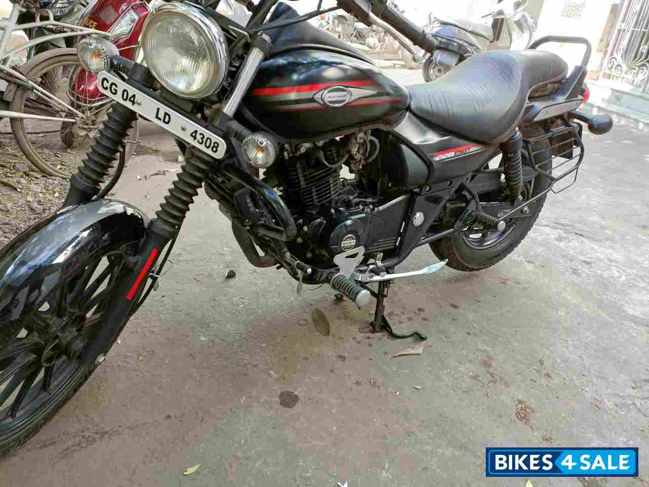 Black Bajaj Avenger Street 220