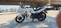 Pearl White Hero Karizma ZMR