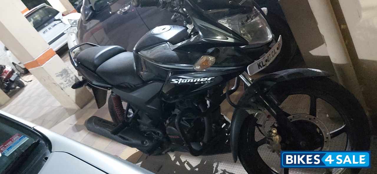 Black Honda CBF Stunner