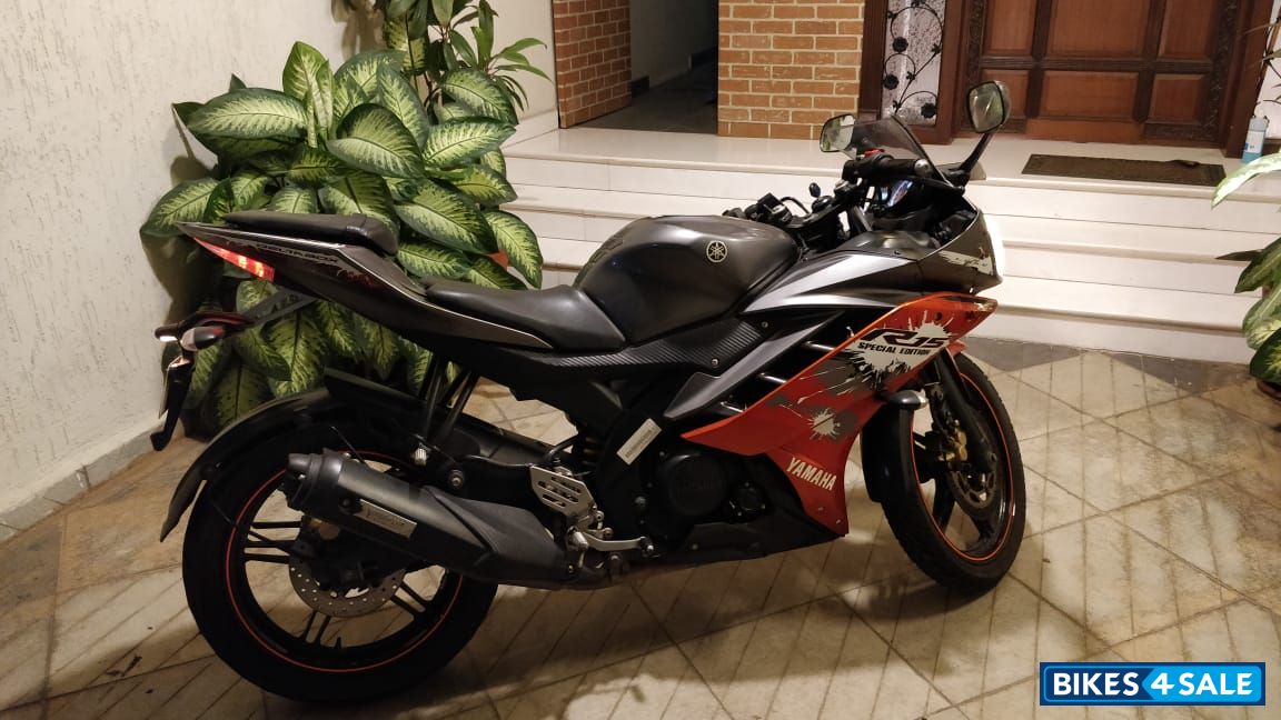 Yamaha YZF R15 V2