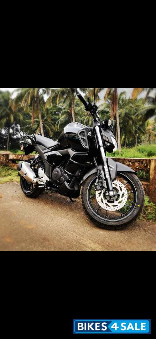 Black Yamaha FZ FI V3 BS6