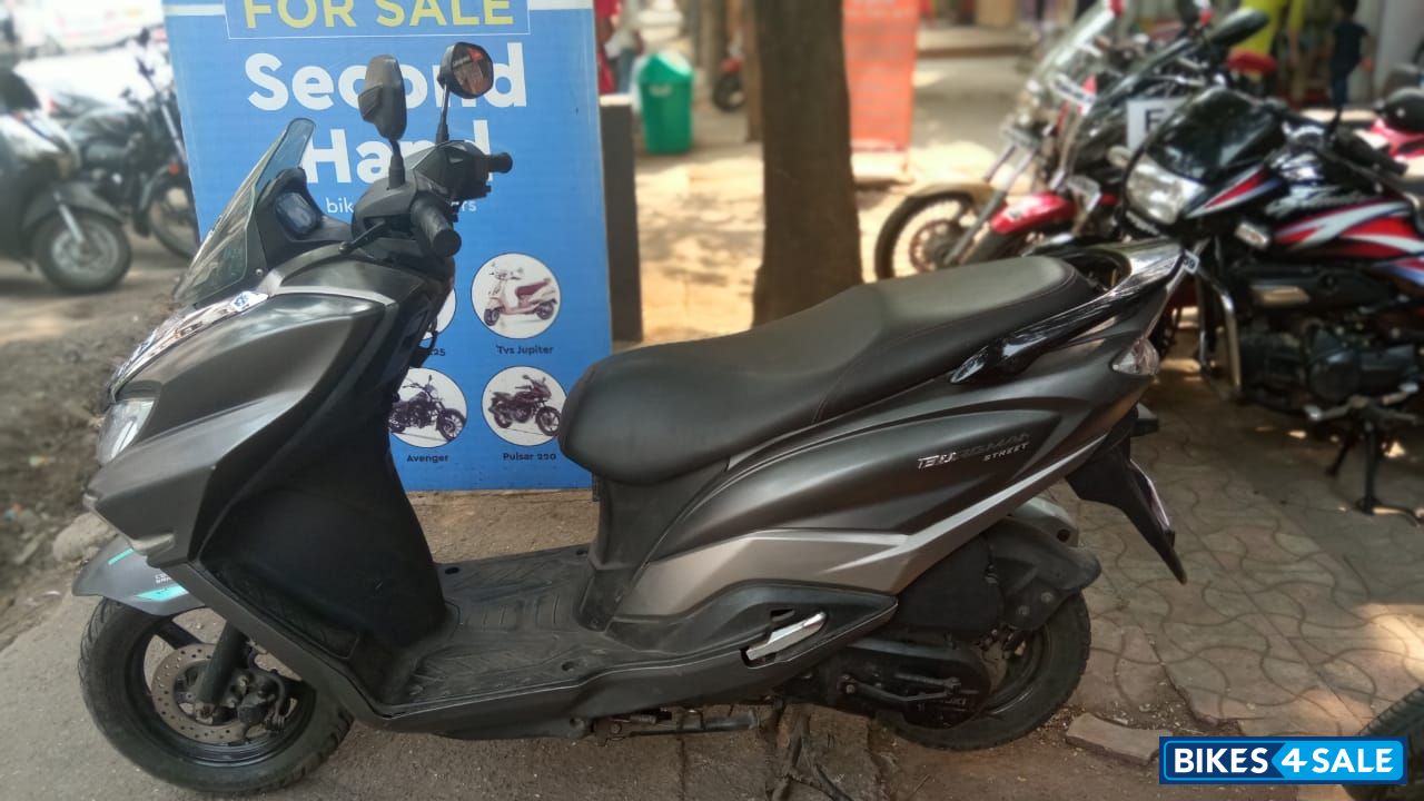 Suzuki Burgman Street