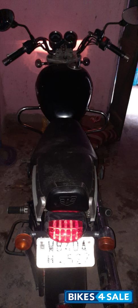 Glossy Black Royal Enfield Thunderbird 350