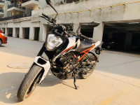 White KTM Duke 250
