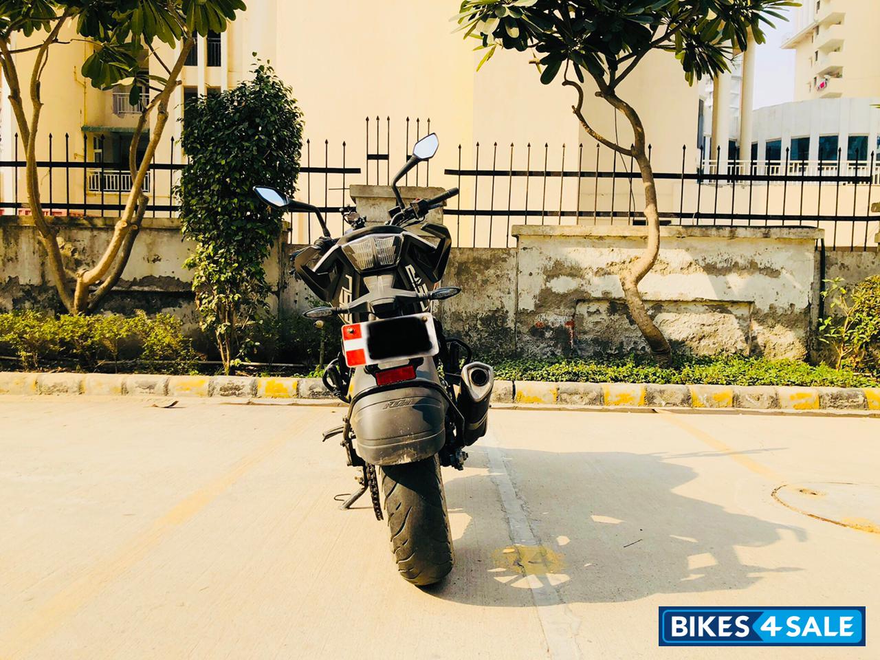 White KTM Duke 250 White KTM Duke 250