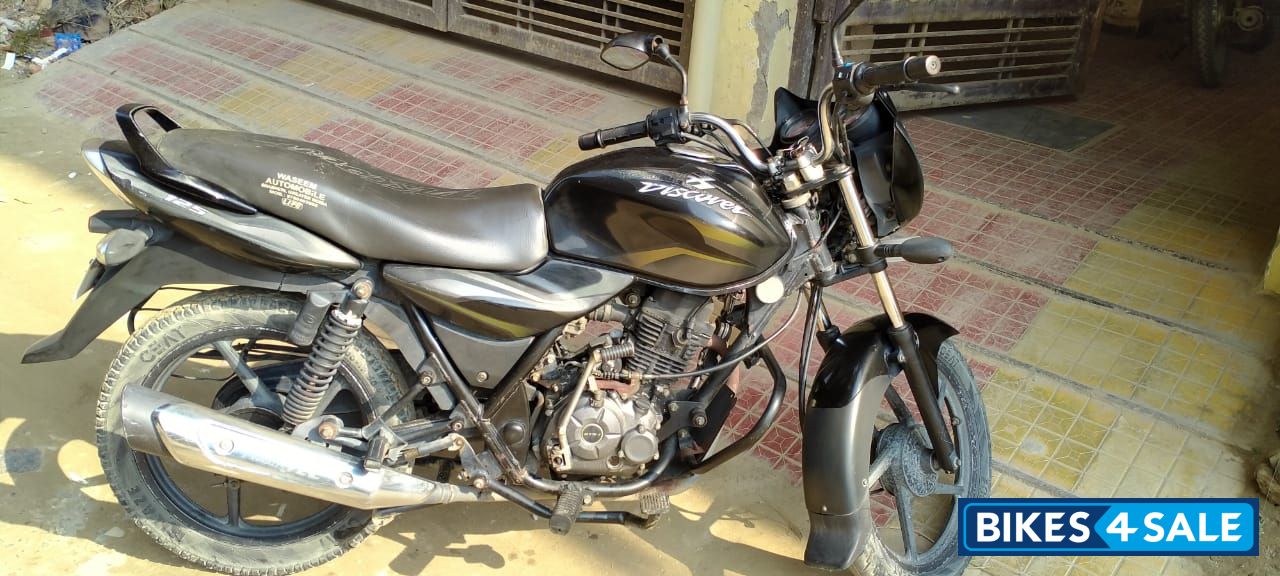 Green Bajaj Discover DTSi 125