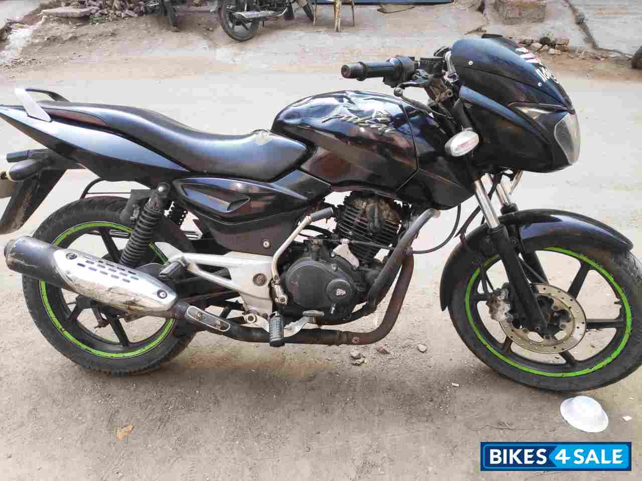 Black Bajaj Pulsar 150 DTSi