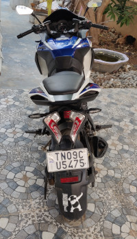 Bajaj Pulsar RS 200 ABS