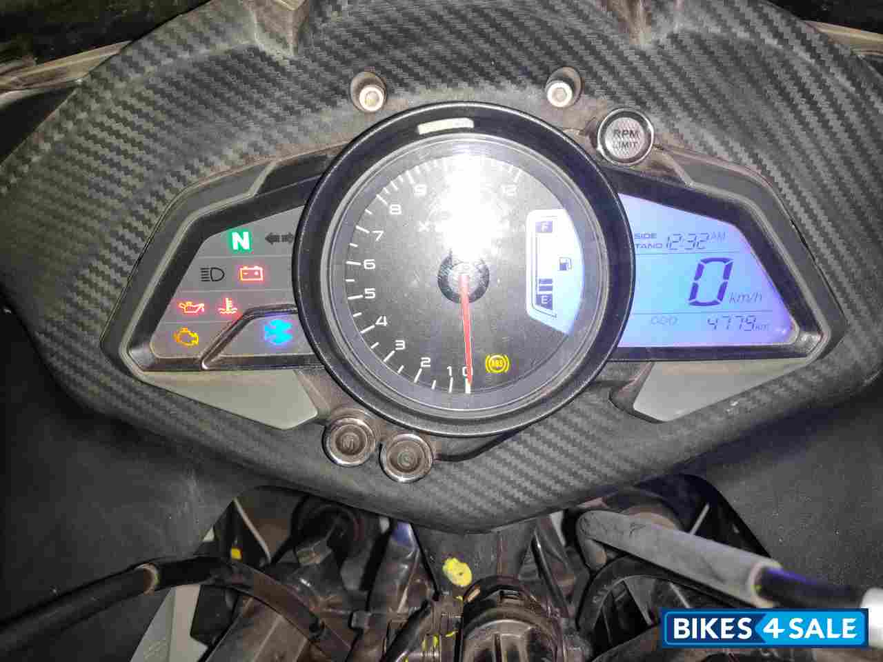 Bajaj Pulsar RS 200 ABS