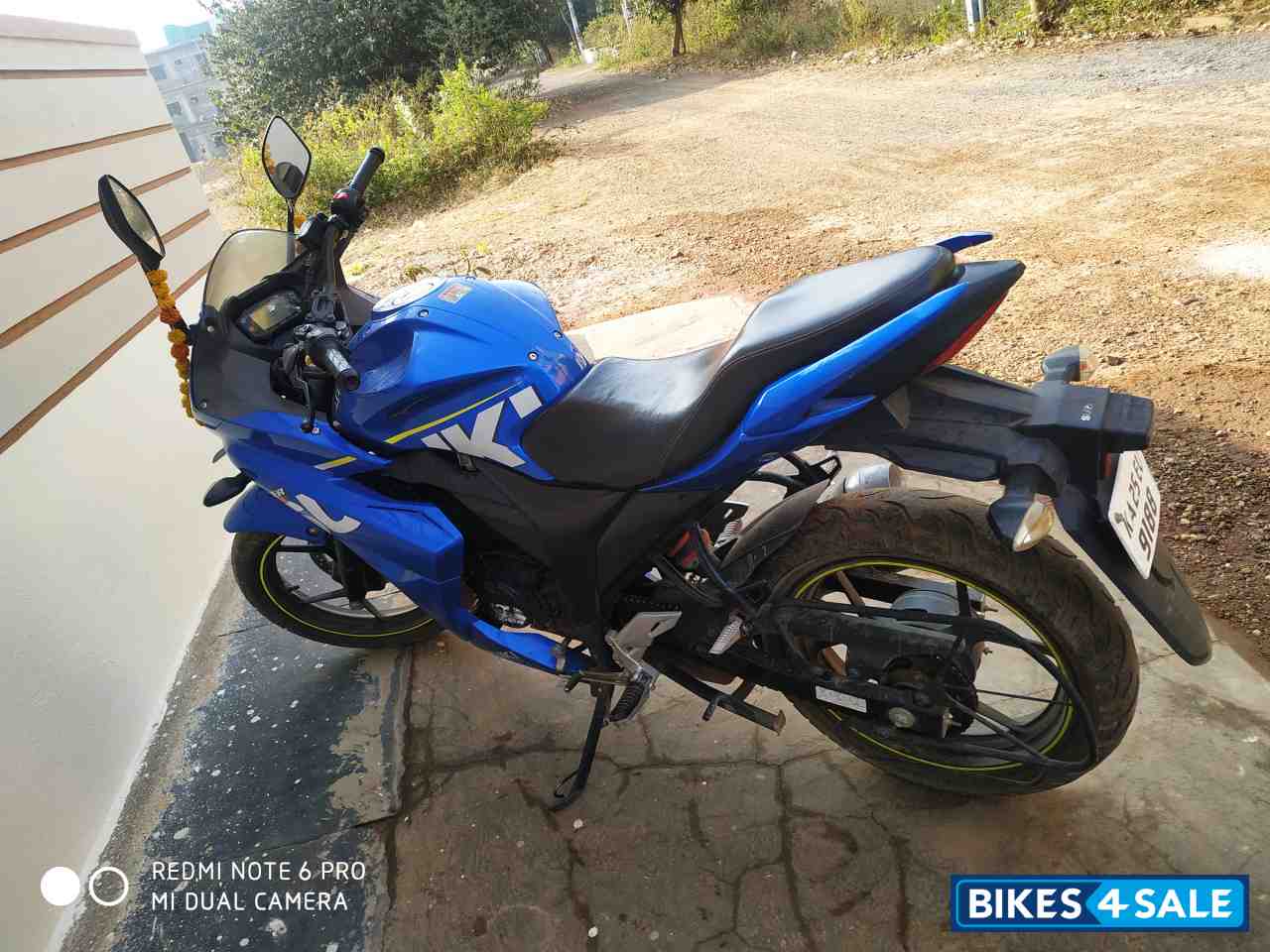 Blue Suzuki Gixxer 150