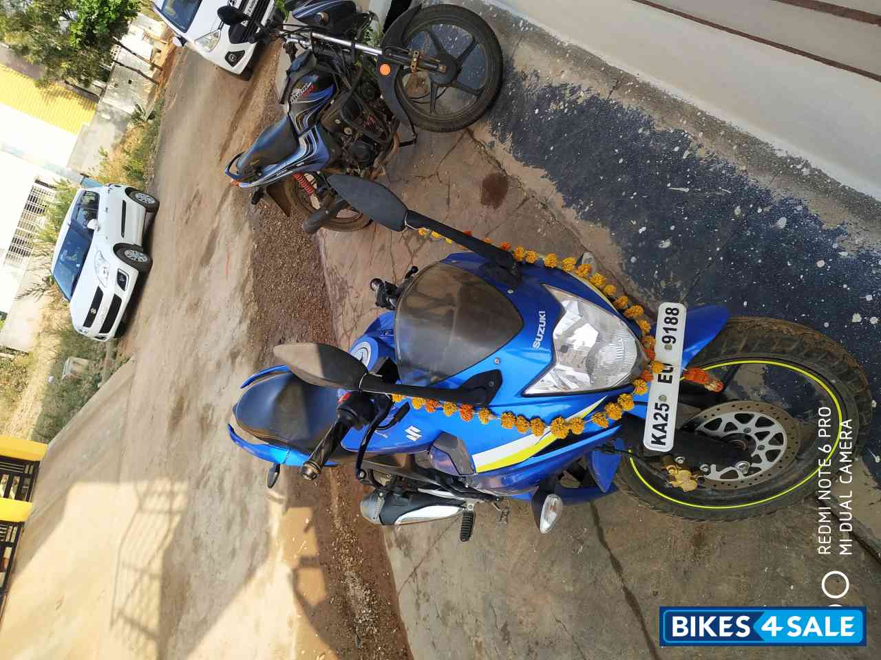 Blue Suzuki Gixxer 150