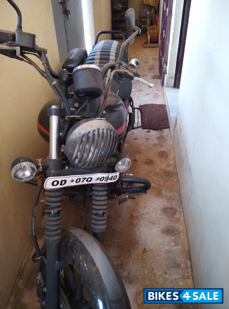 Bajaj Avenger 220 DTS-i