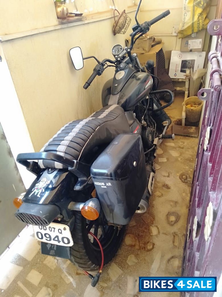 Bajaj Avenger 220 DTS-i