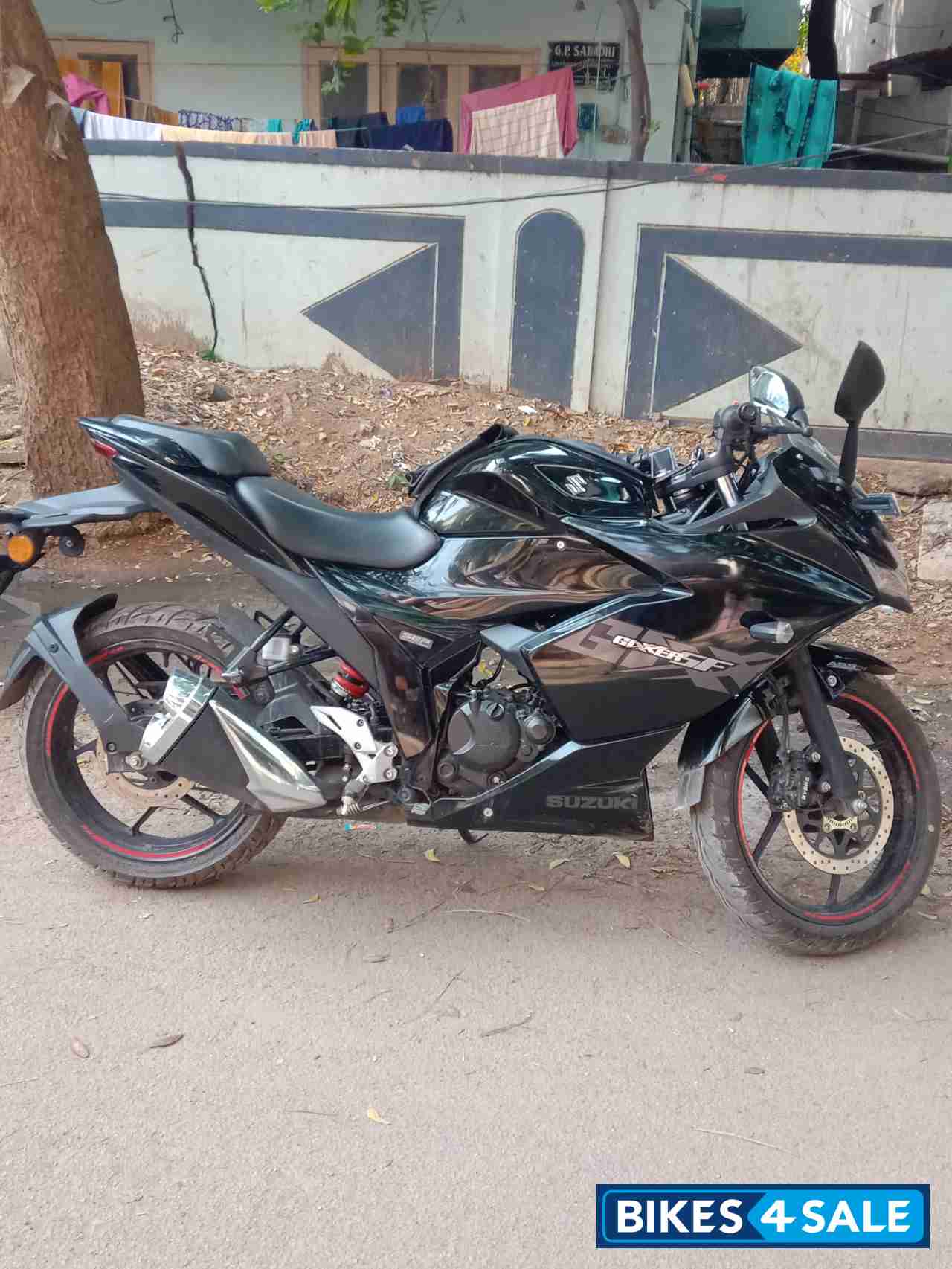 Black Suzuki Gixxer SF BS6