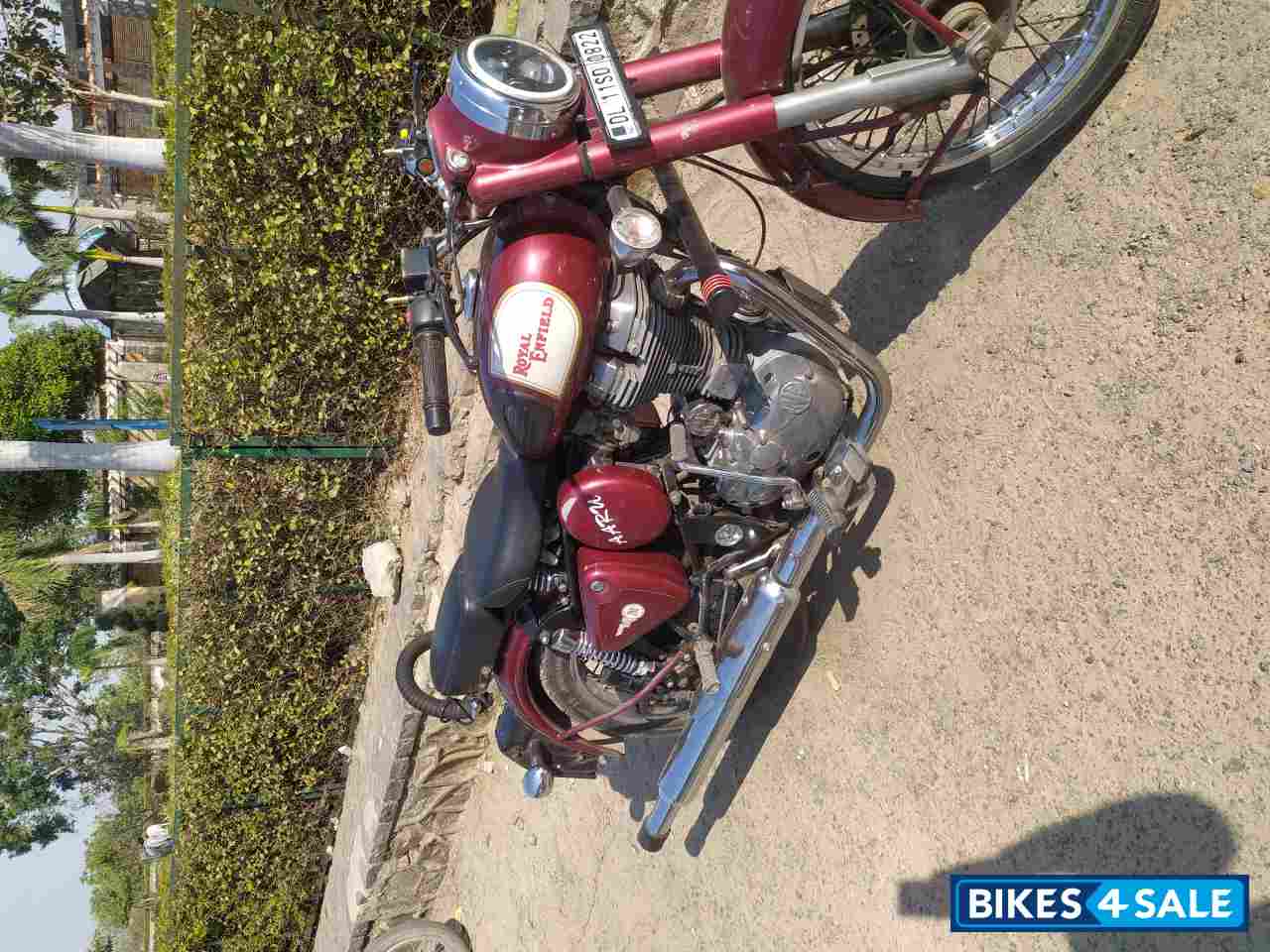 Maroon Royal Enfield Classic 350 Maroon Royal Enfield Classic 350