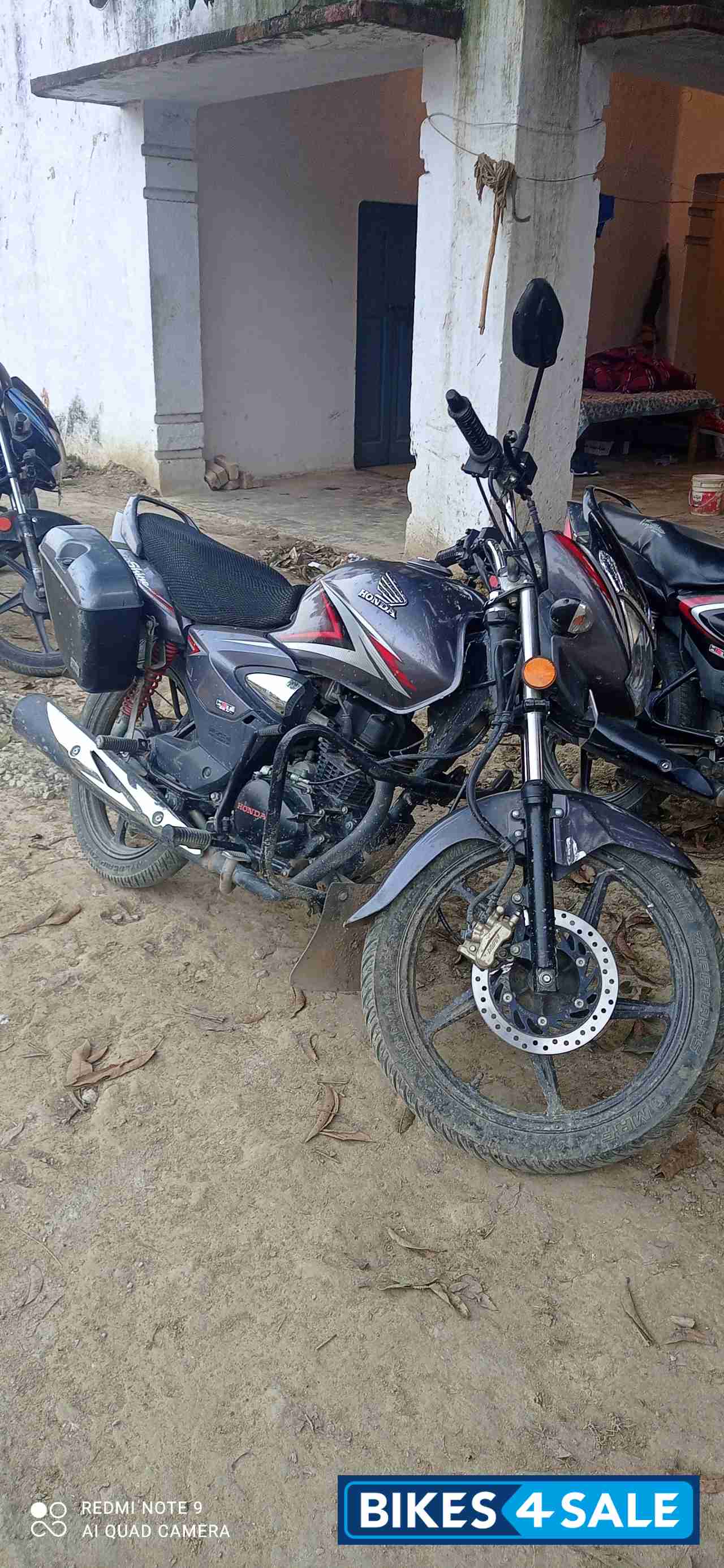 Grey Honda CB Shine Grey Honda CB Shine