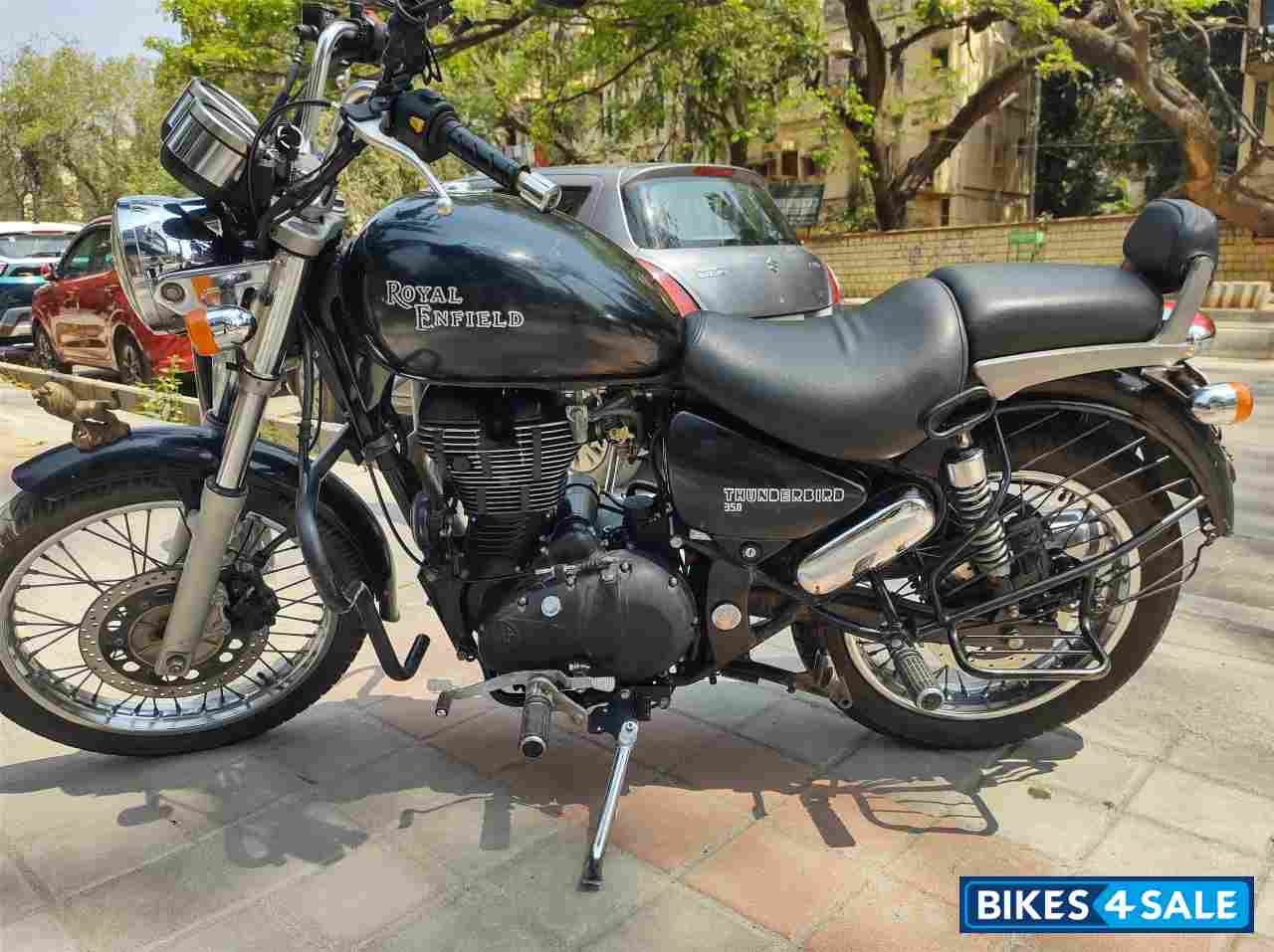 Black Royal Enfield Thunderbird 350
