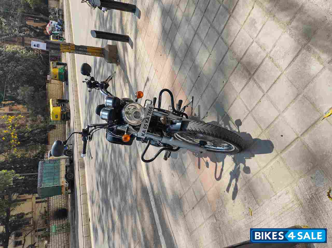 Black Royal Enfield Thunderbird 350 Black Royal Enfield Thunderbird 350