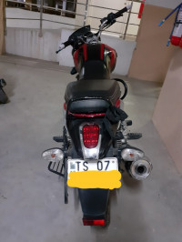 Bajaj V15