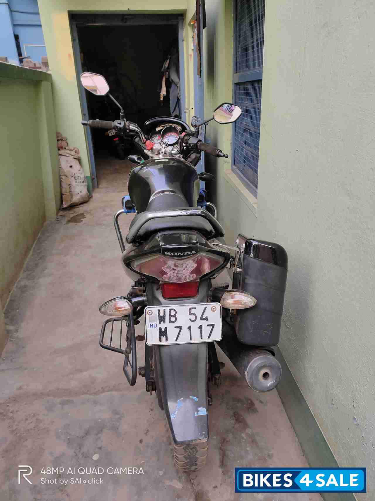 Black Honda CB Unicorn