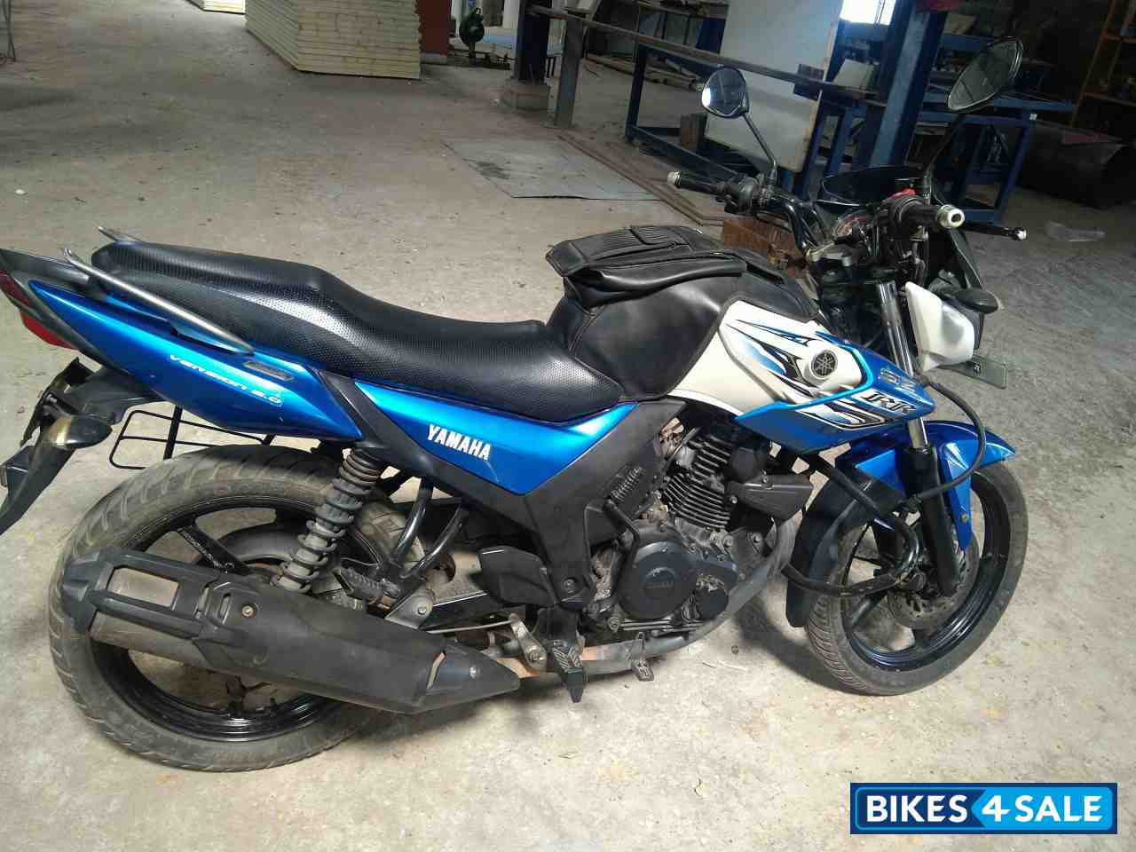 White & Blue Yamaha SZ-RR