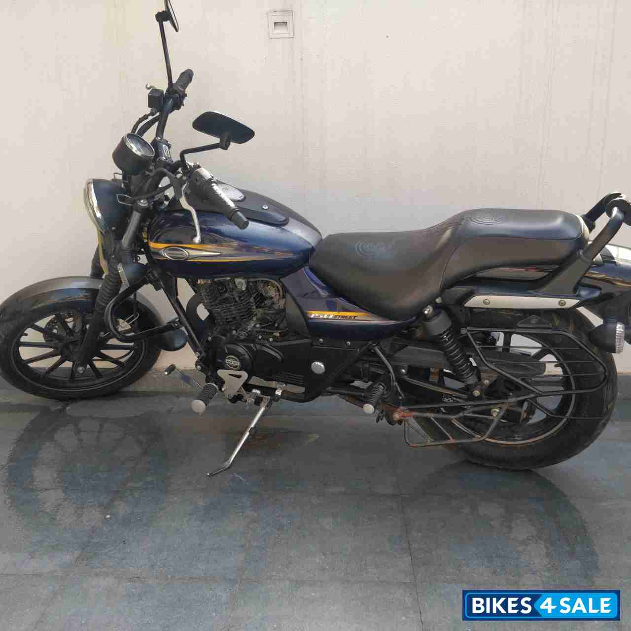 Black- Blue Bajaj Avenger Street 150